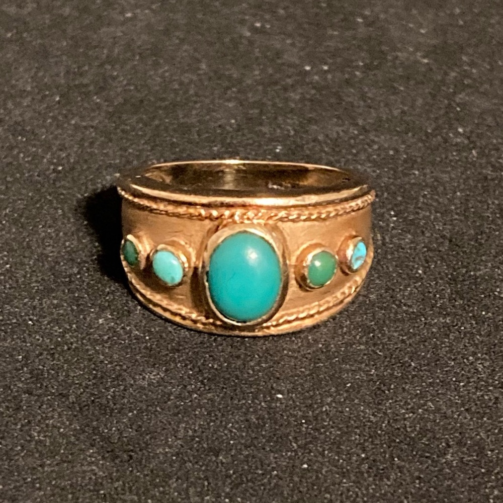 8.1 gram 14 kyg Cab Turquoise Ring